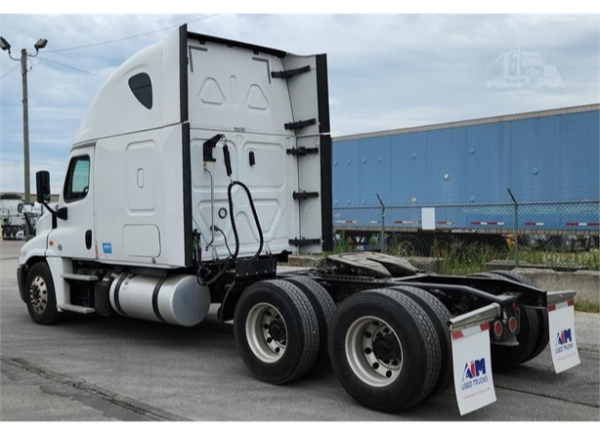 FREIGHTLINER CASCADIA 125 For Rent & Sale